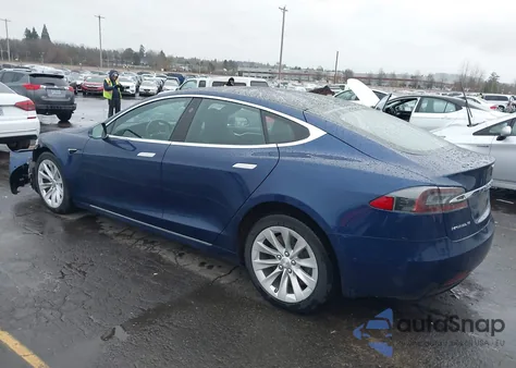 2017 Tesla Model S 100D/60D/75D/90D/P100D z USA, uszkodzony, nr VIN 5YJSA1E28HF229500